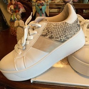 Qupid size 7, like new